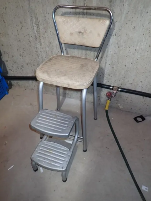 Metal Step Stool/ Ladder Chair