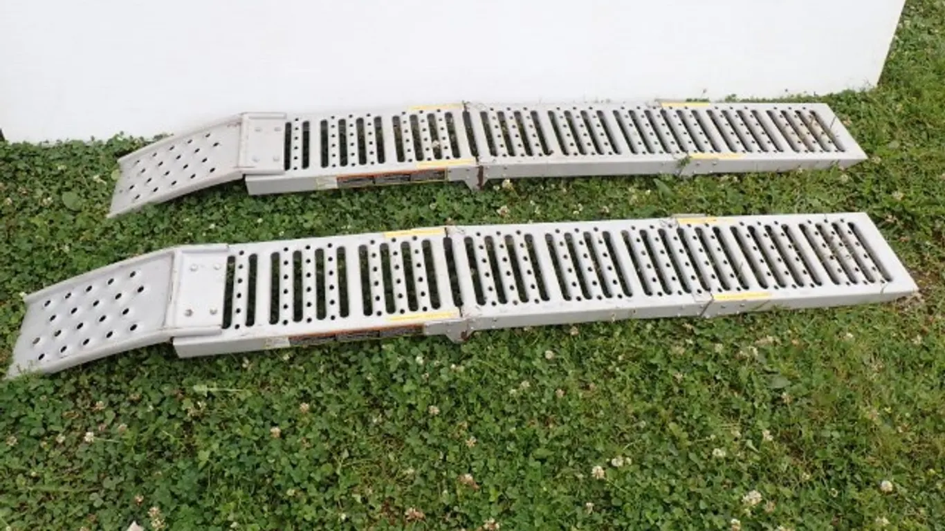 Pair of Larin Folding Aluminum Loading Ramps