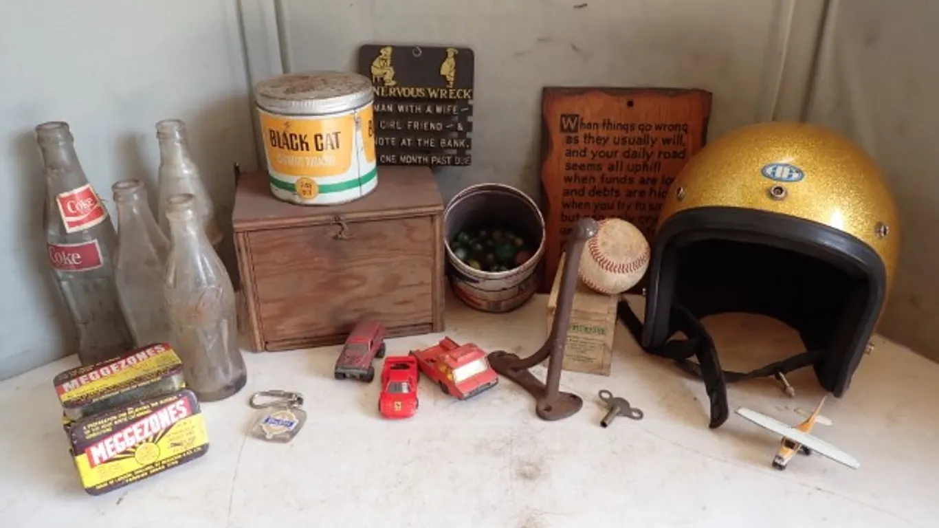 Collectible Toy Vehicles, Advertising Tins & Decorative Tins