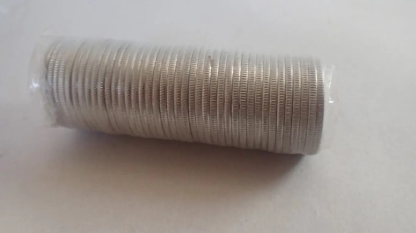 1999 Canadian Quarter Coin Roll