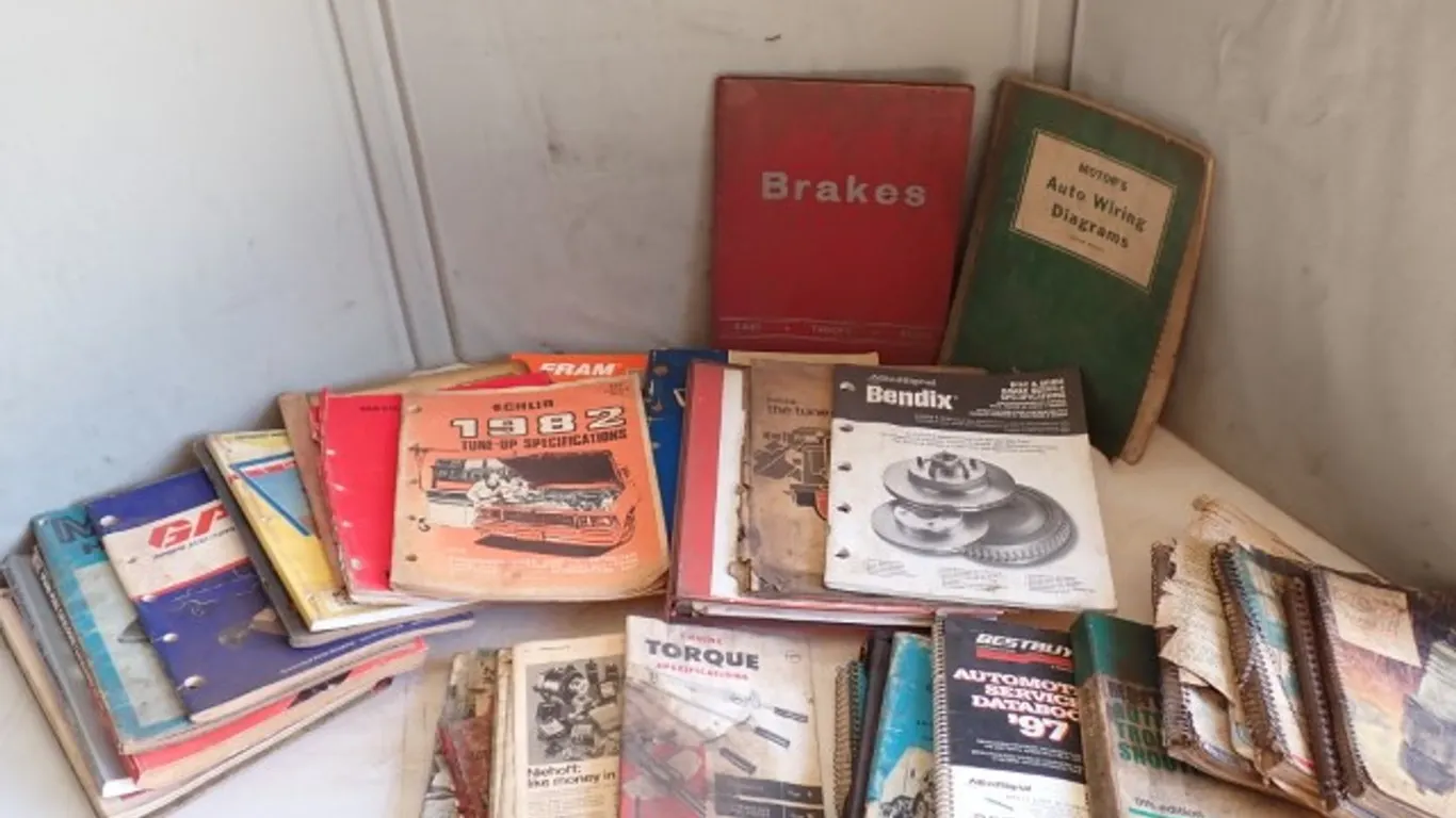 Auto/Truck & Tractor Reference Manuals