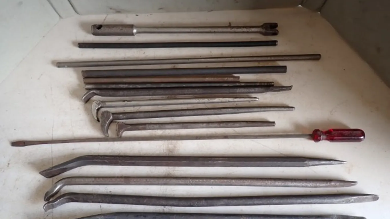 Pry Bars, Pinch Bars, Cold Chisels