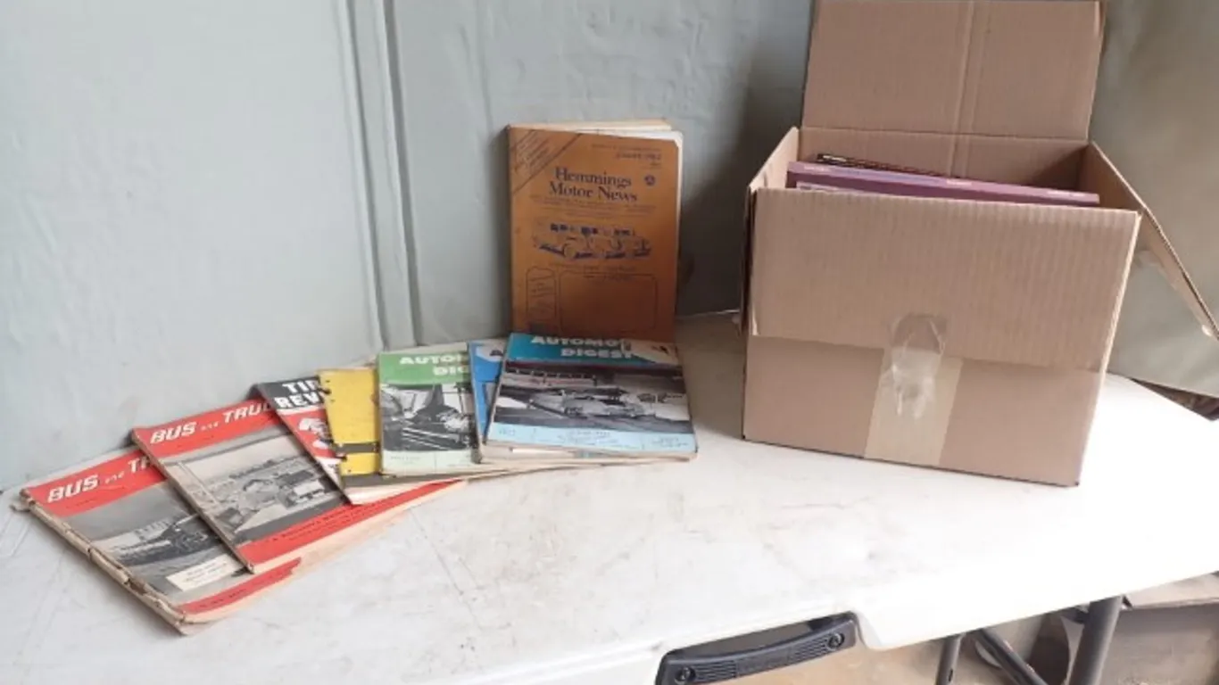 1951-52 Automotive manuals and periodicals