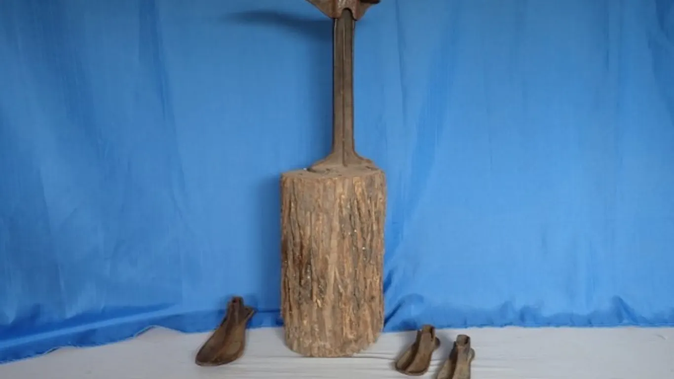 Antique Cobblers Shoe Anvil & Lasts