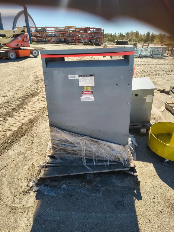 Square D 225 kVA Three-Phase Dry-Type Electrical Transformer – 480V to 208Y/120V