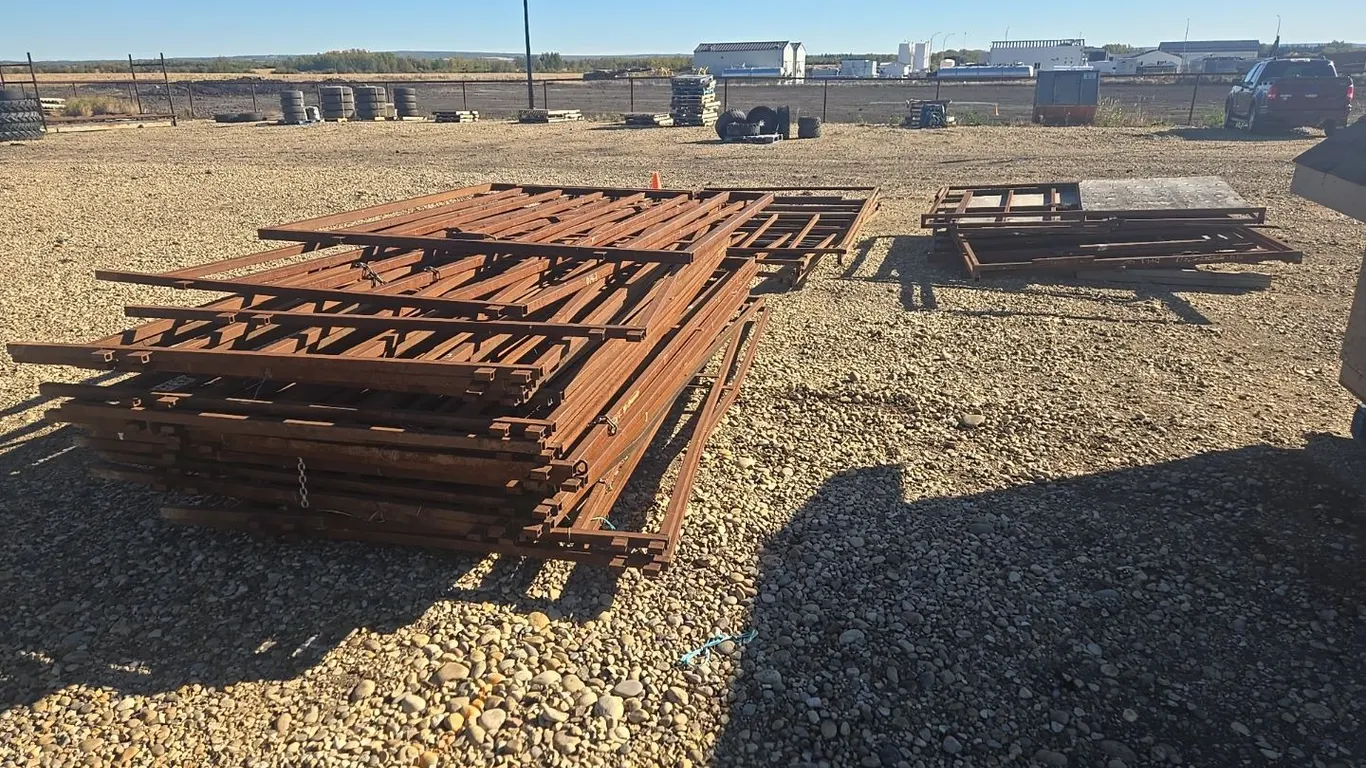 Quantity of Steel Livestock Panels