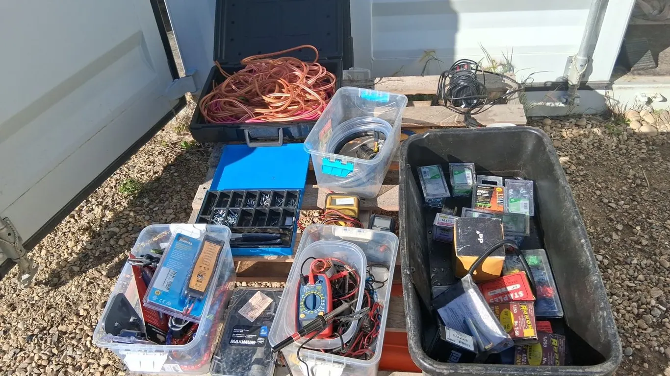 Multimeters, Battery Maintainer, Rivets (WC)