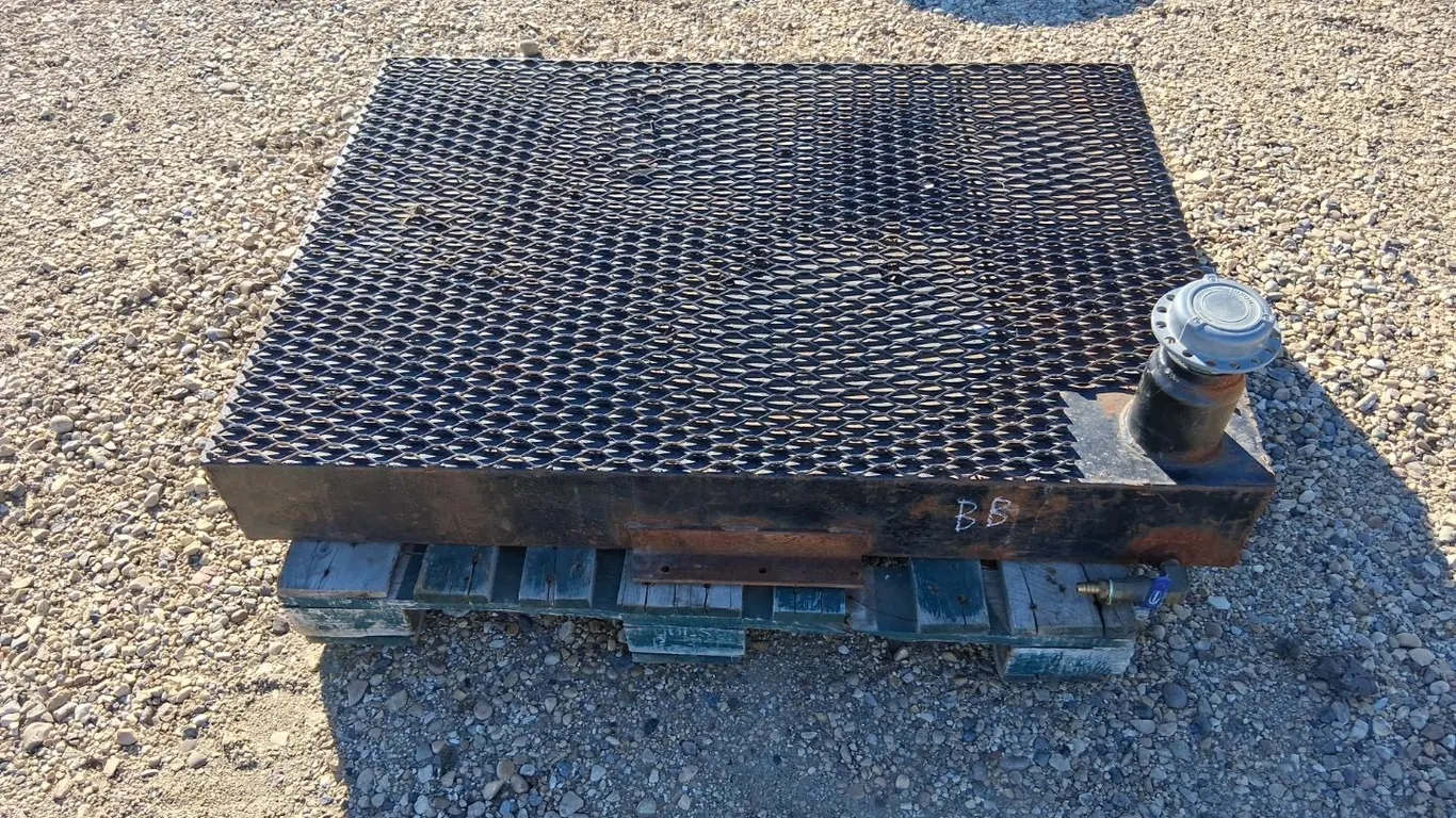 Gravity Feed Fuel Tank