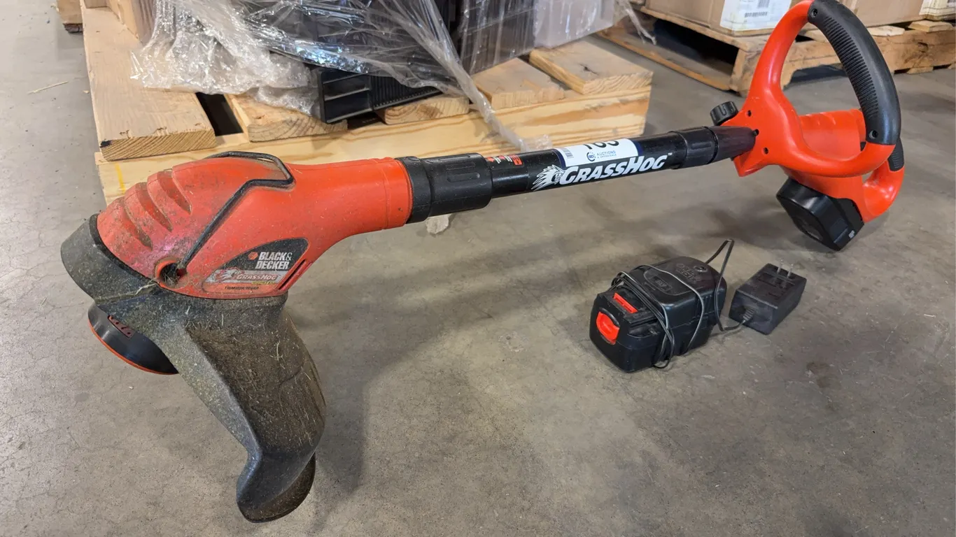 Black & Decker Grass Hog Electric Weed Trimmer w/ (2) Batteries & Charger