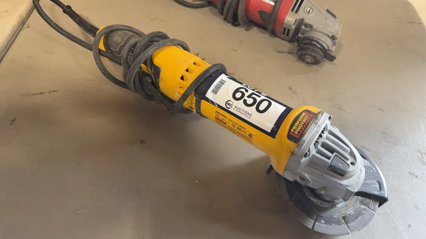 DeWalt DWE4306 6" Angle Grinder