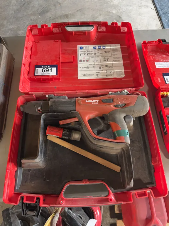 Hilti DX460 Fastening Tool w/ Case