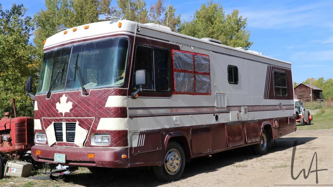 1992 Gulf Stream Spartan Class A motorhome 6 cylinder diesel pusher engine, running and operating, n