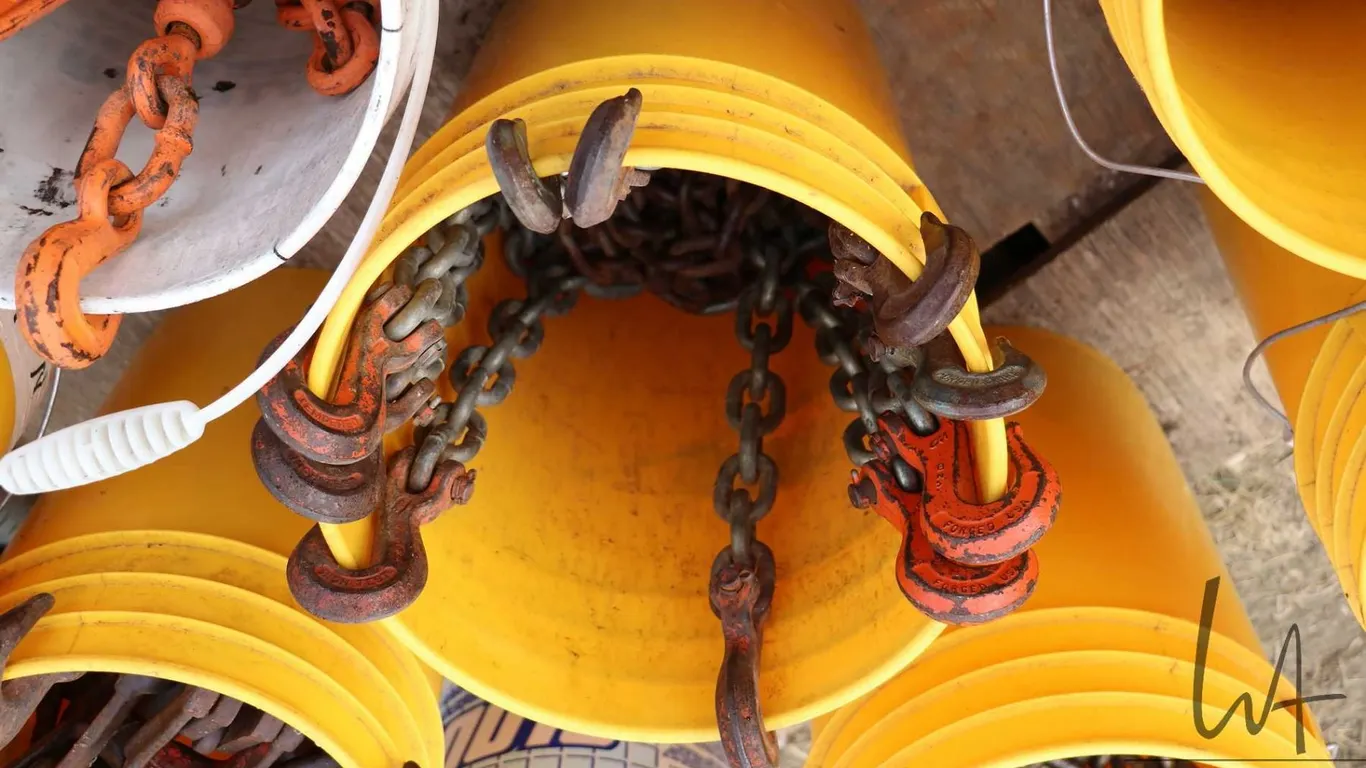 Five lengths of chain