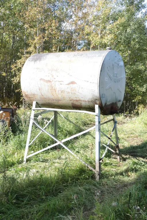 Fuel tank and stand, last contents unknown