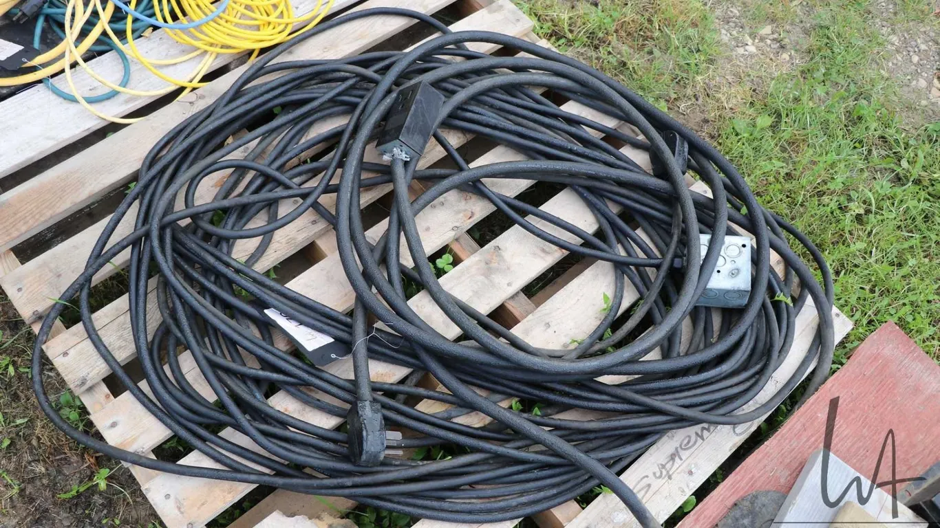 Two heavy duty 220 Volt extension cords
