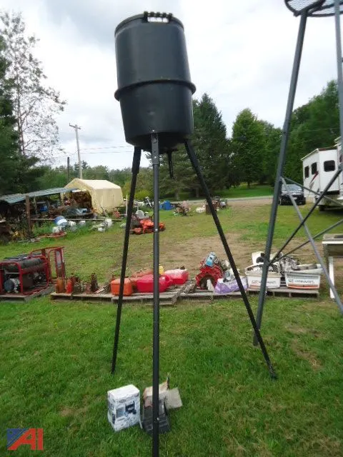 Tripod Grain Feeder with Control Unit