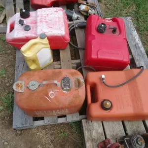(4) Boat Motor Fuel Tanks