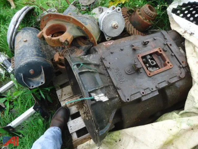 Super Ten Top 2 Transmission, Rear Eaton 404, Semi Chains and More