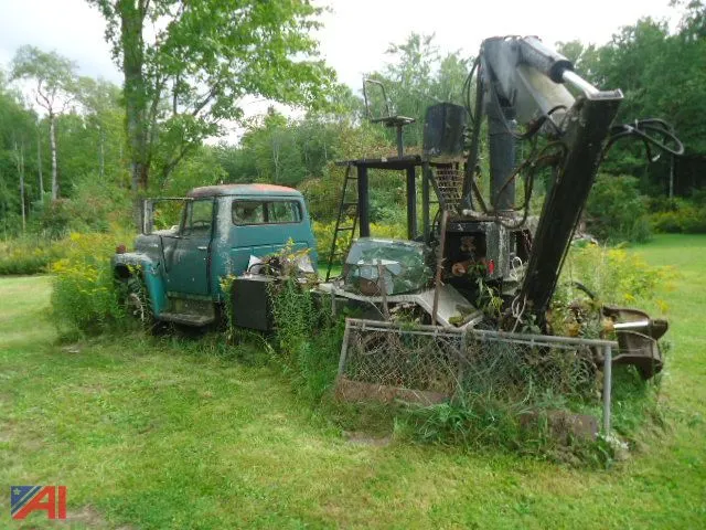 1974 International Loadstar 1800 Chassis with Logging Pick