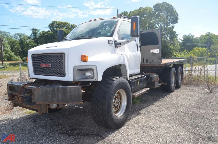 2005 GMC TopKick C8500 Flatbed Truck