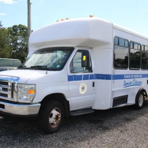 2010 Ford E450 Wheelchair Bus