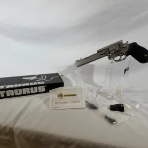 TAURUS TRACKER REVOLVER
