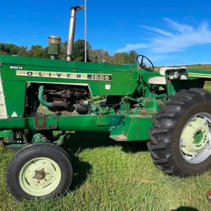 Oliver 1555 Utility Tractor