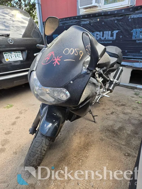 2001 Aprilia SL 1000 Motorcycle, ZD4PAC0061S100059