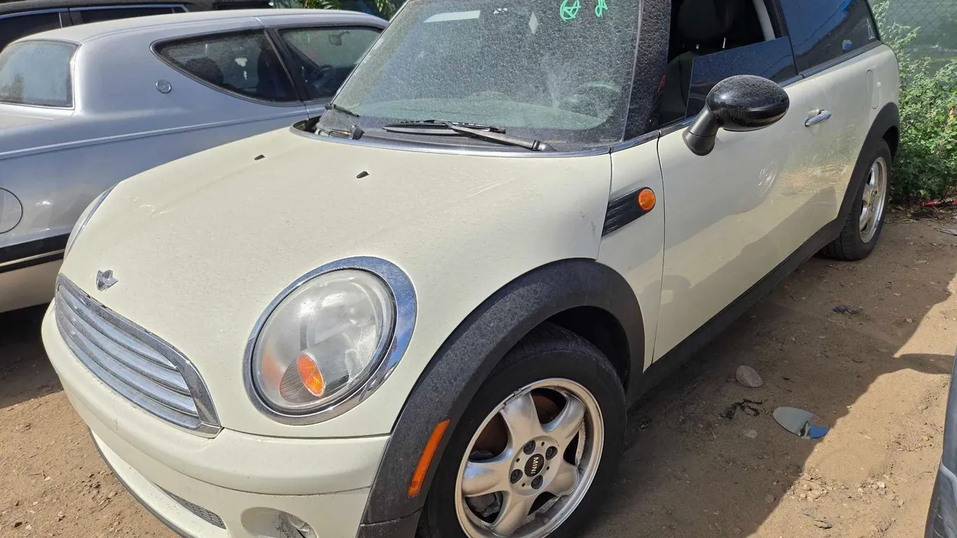 2009 Mini Cooper Clubman, WMWML33599TX36395