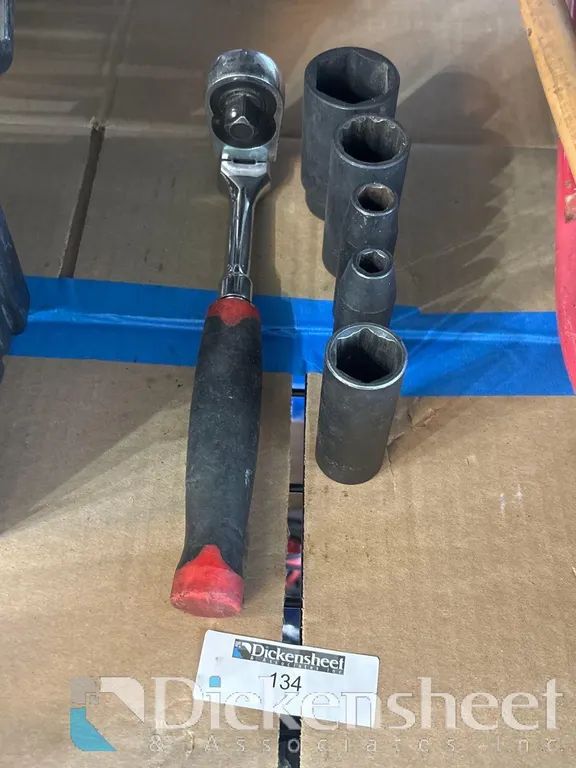 SOCKETS AND VARIABLE ANGLE RATCHET