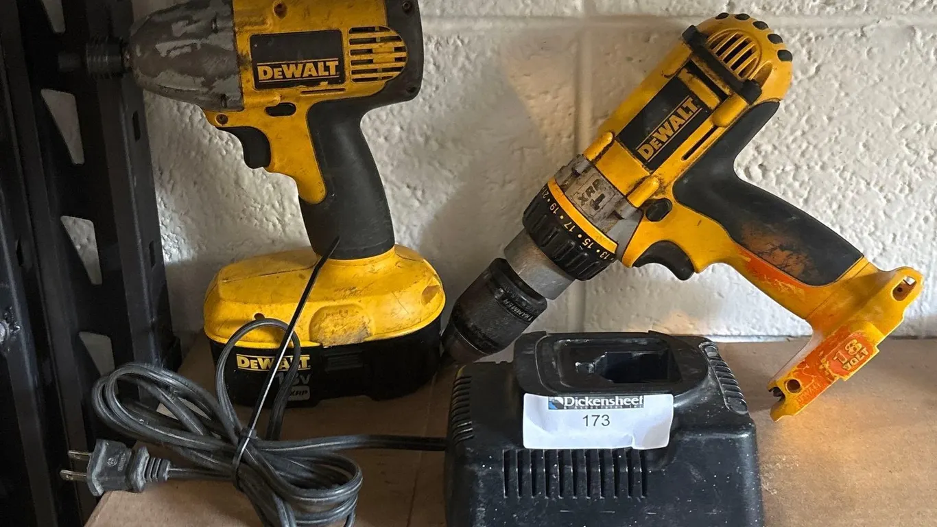 DEWALT DRILL AND DRIVER WITH CHARGER