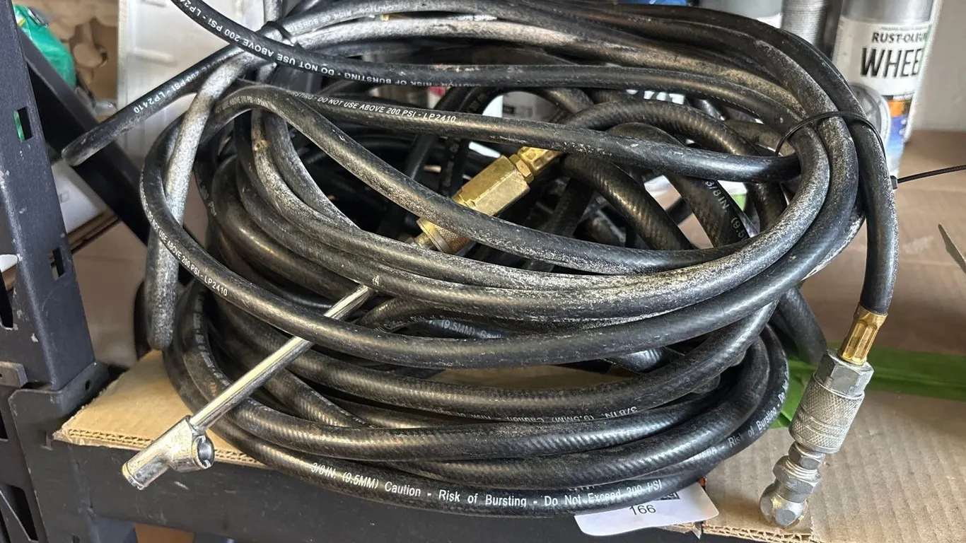 AIR HOSE WITH INFLATION CHUCK