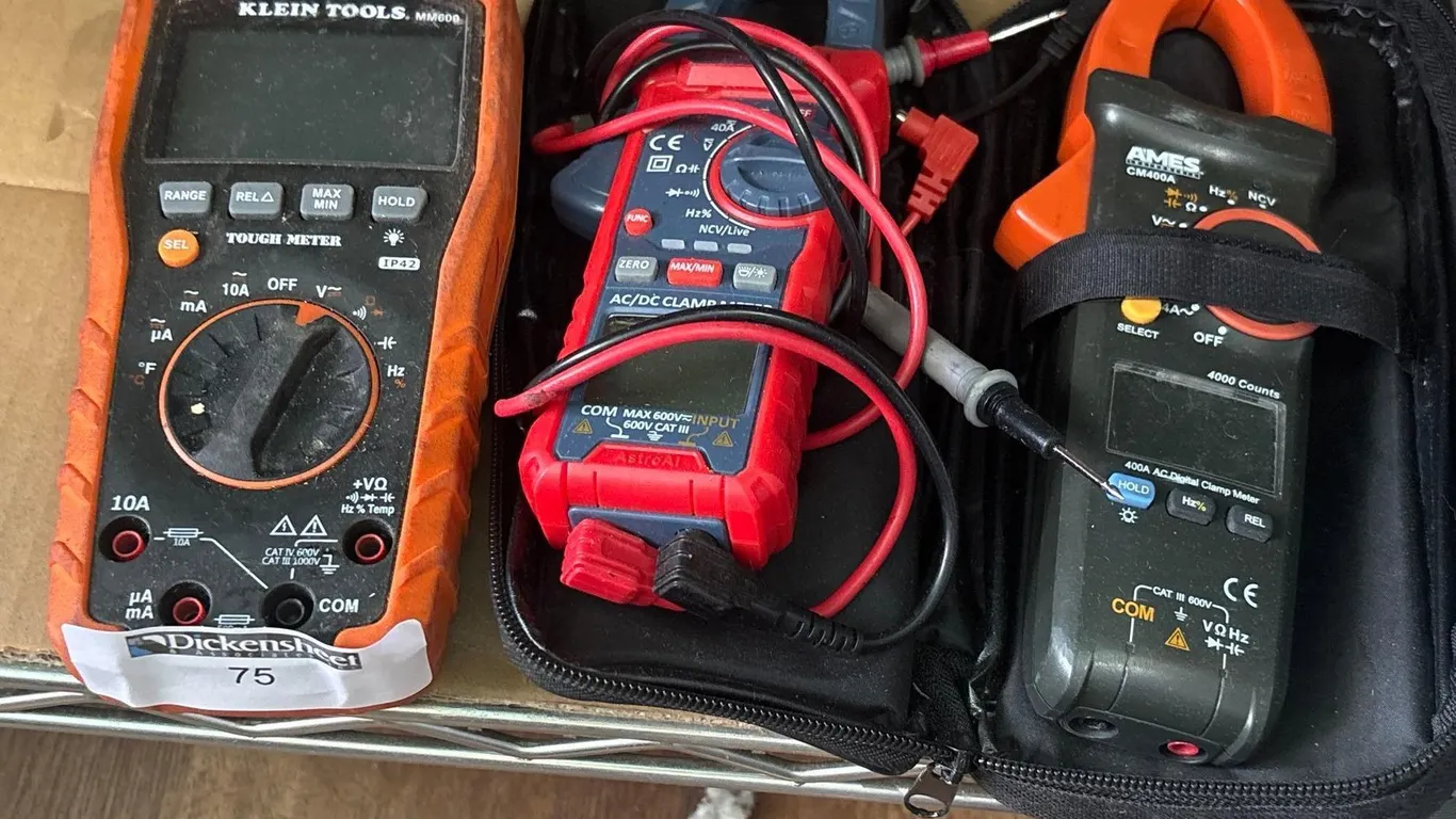DIGITAL MULTIMETERS AND CLAMP METER