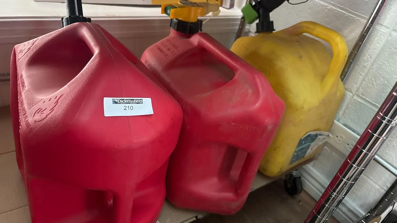 FIVE GALLON GASOLINE / DIESEL CANS