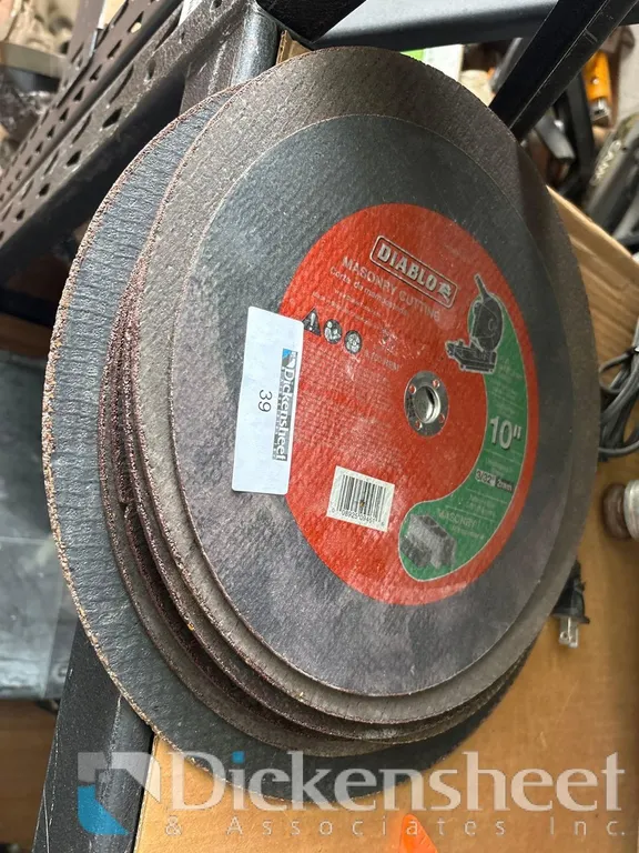 LOT OF LARGE GRINDING DISCS