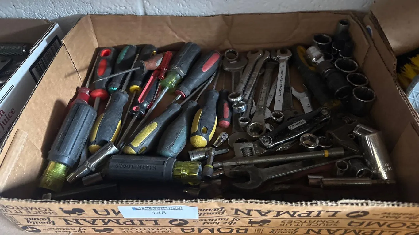 SCREWDRIVERS, WRENCHES AND SOCKETS