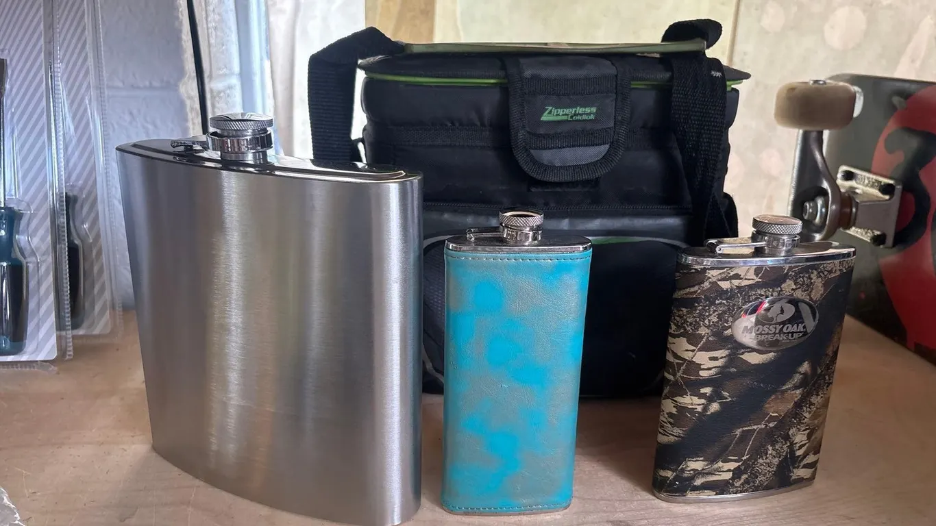 FLASKS AND ARTIC ZONE LUNCHBOX