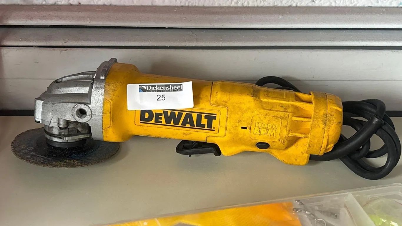 DEWALT ANGLE GRINDER