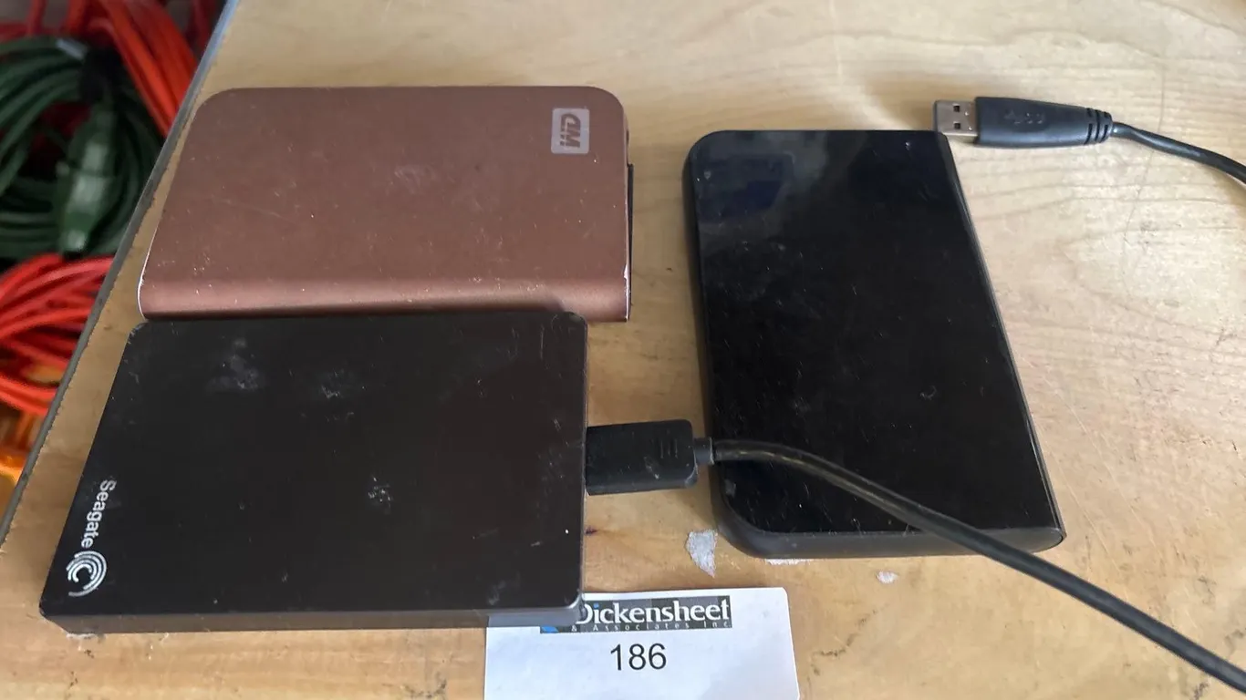PORTABLE PHONE CHARGERS