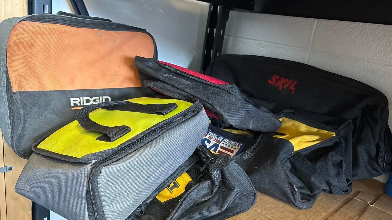 SELECTION OF TOOL BAGS