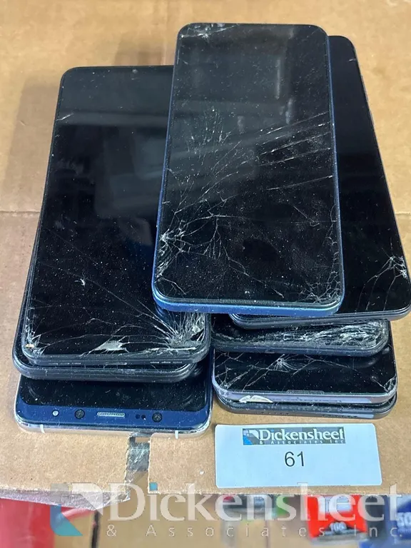 DAMAGED SMART PHONES LOT