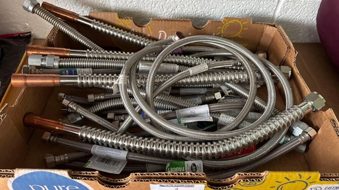 STAINLESS STEEL FLEXIBLE CONNECTORS/ APPLIANCE SUPPLY LINES