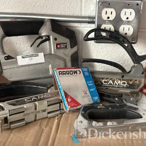 (4) STAPLE GUNS, STAPLES LOT
