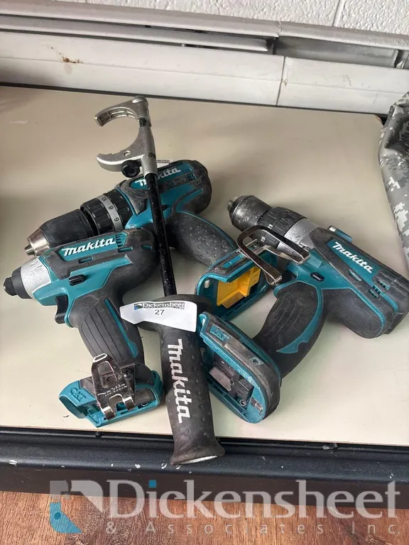 LOT WITH (3) MAKITA DRIVERS AND SIDE HANDLE