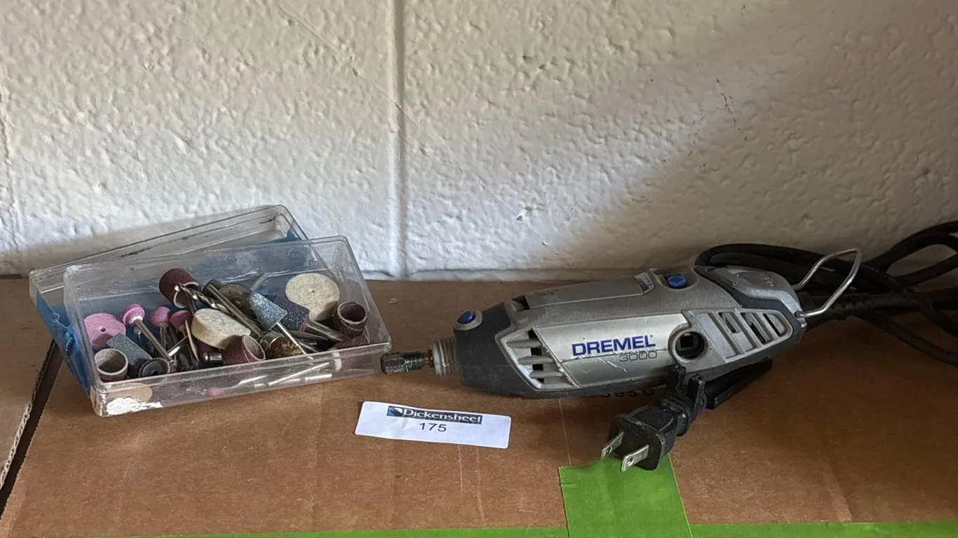 DREMEL 3000 WITH BITS