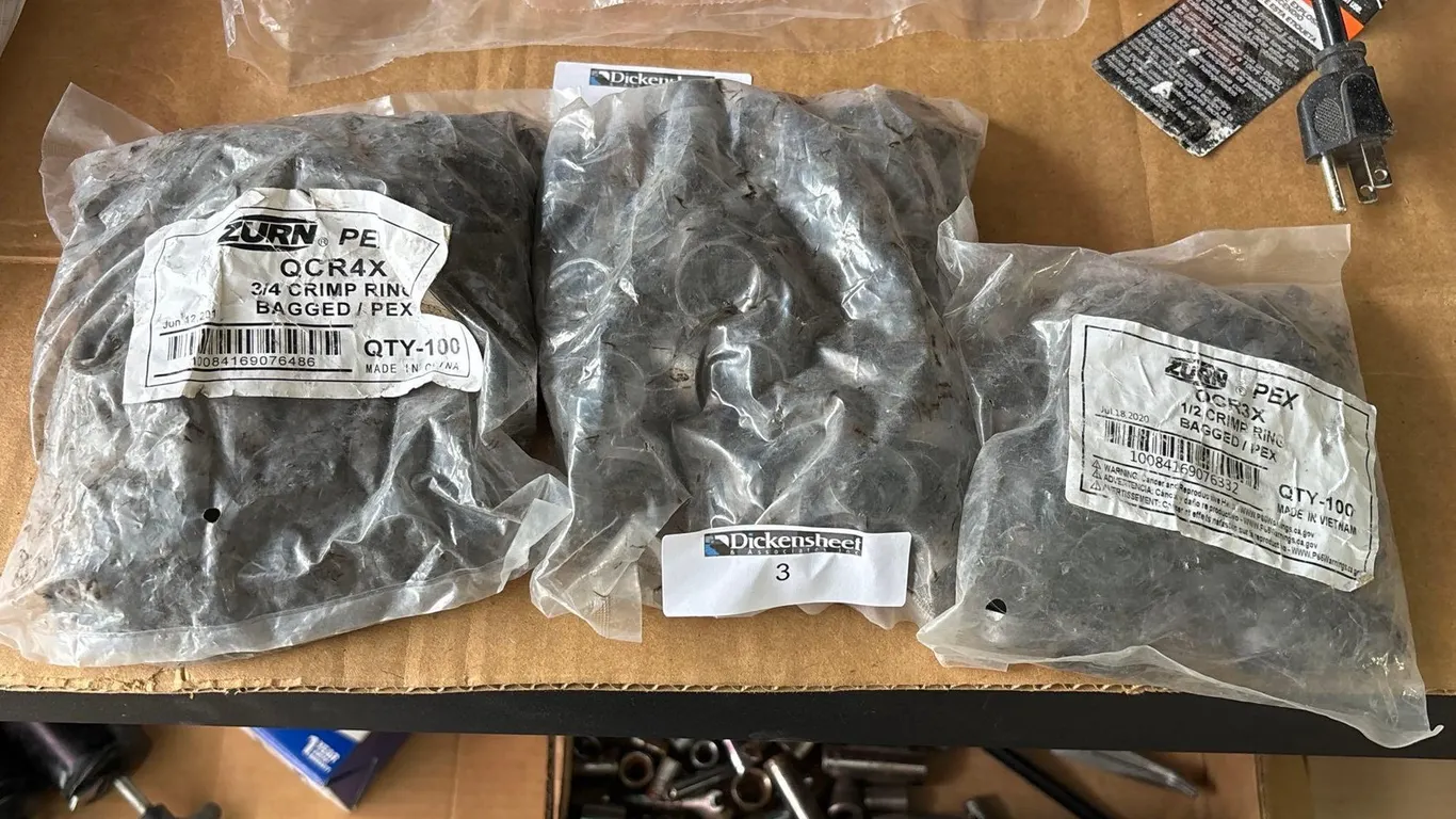 LOT OF METAL CRIMP RINGS