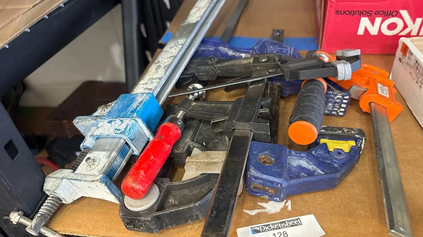 LARGE LOT OF CLAMPS