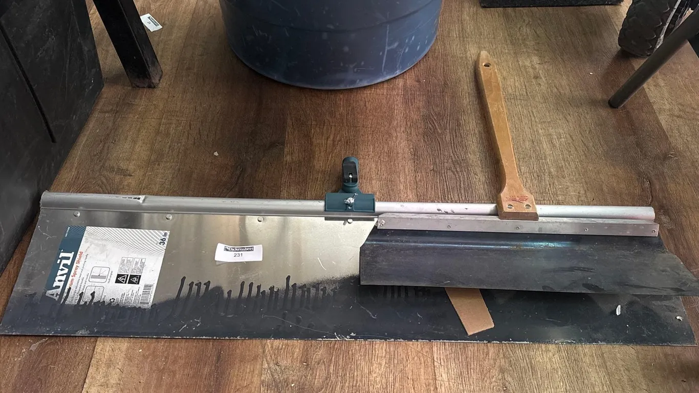 SPRAY SHIELDS LOT
