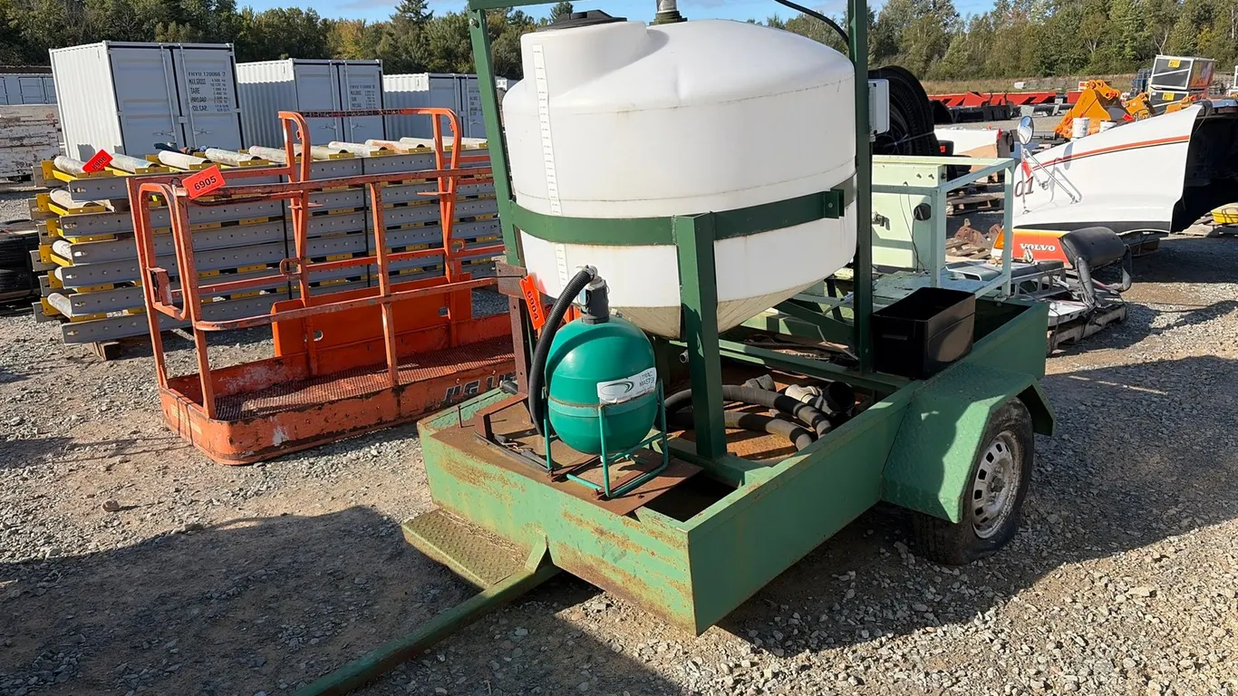 Chemigation Systems International Chemical Mixing Tank Trailer