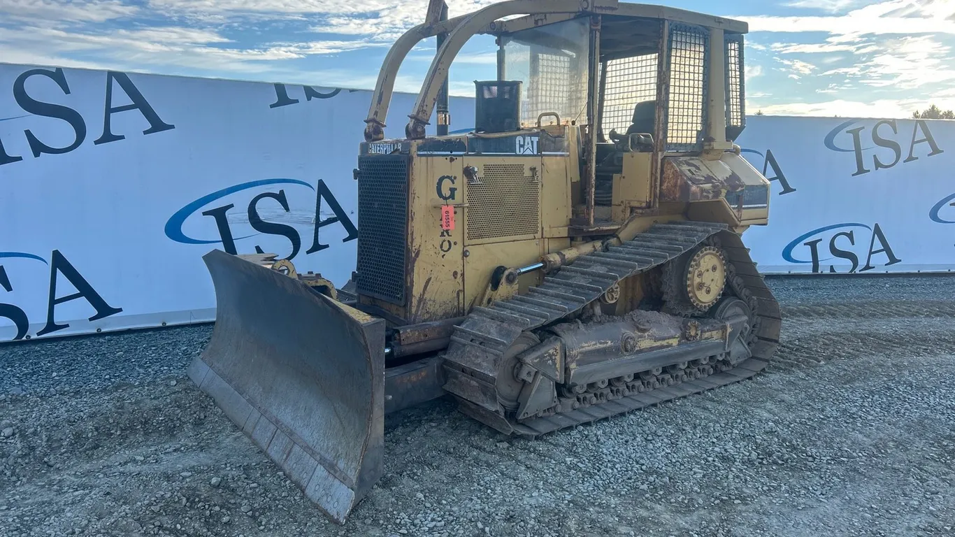 Caterpillar D5M Dozer